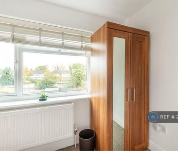 1 bedroom in a house share to rent - Photo 4