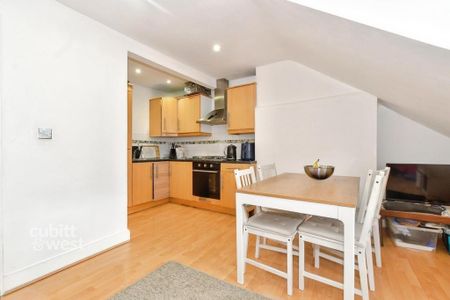 1 bedroom flat to rent - Photo 3