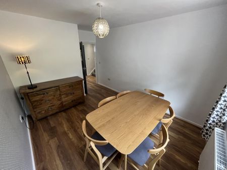 Eden Gardens, Leeds, LS4 - Photo 4