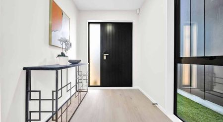 Spacious & Beautifully Designed 3-Bedroom Family Home 2 Bathrooms + Internal Garage + Papatoetoe - Photo 5