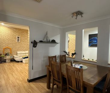 Jane Brook - Photo 2