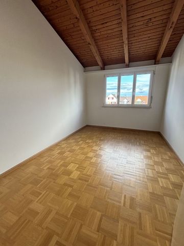 Helle Dachwohnung an zentraler Lage, Nähe Bhf. Ettingen - Photo 3