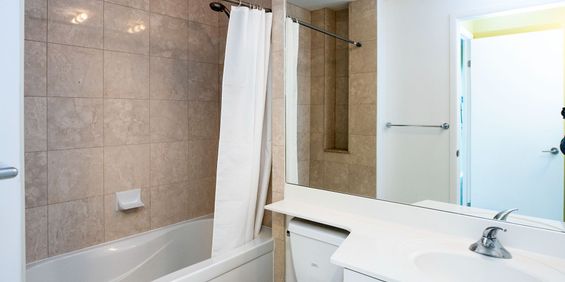 For Lease - 215 Fort York Boulevard Unit# 3410, Toronto, Ontario - Photo 3