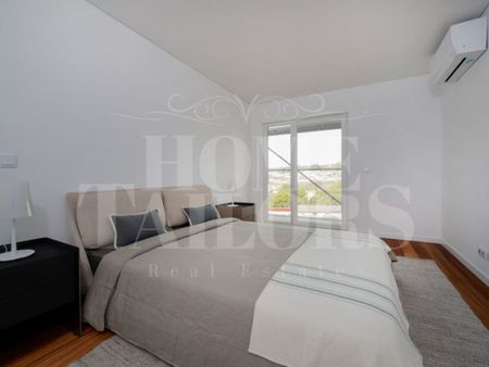 2 bedroom luxury Apartment for rent in Lisbon - Photo 4