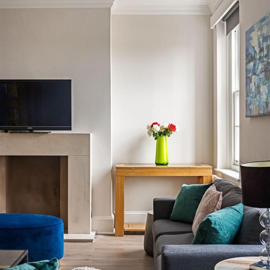 3 bed house to rent in Warwick Gardens, London, W14 - Photo 1