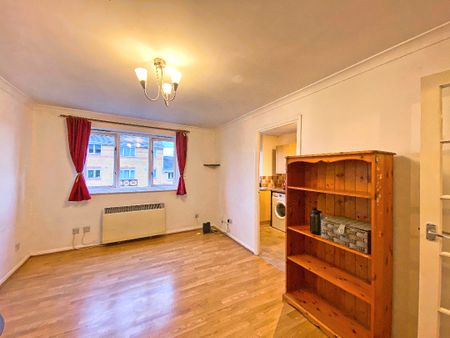 Ascot Court, Aldershot, GU11 - Photo 4