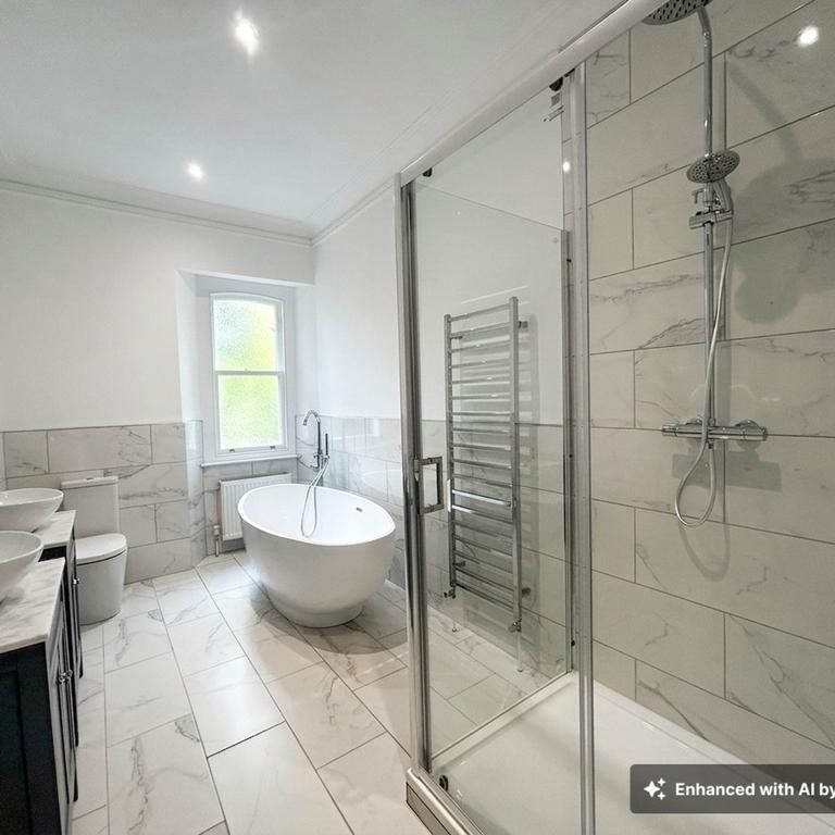 4 bedroom semi-detached house to rent - Photo 1