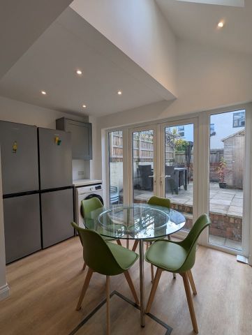 Room in a Shared House, Montgomery Street, BS3 - Photo 2