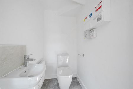 3 bedroom end of terrace house to rent - Photo 4