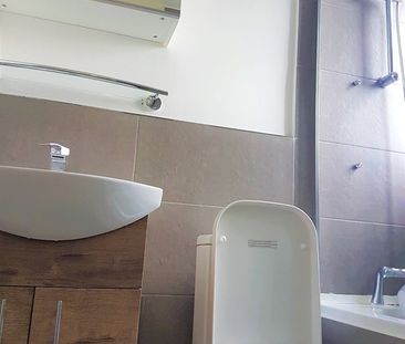 Bedsit, Lucey Way, SE16 - Photo 3