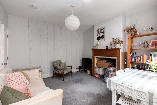 4 bedroom terraced house to rent - Photo 1