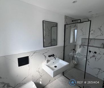 4 bedroom detached house to rent - Photo 6