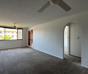 5/150 Surf Parade, Broadbeach, Qld 4218 - Photo 1