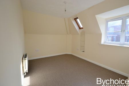 2 bedroom coach house to rent - Photo 3