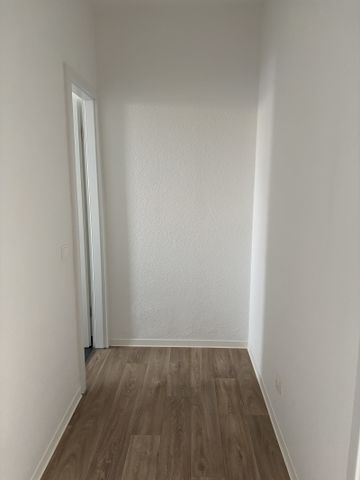 Sanierte Dachgeschosswohnung mit Balkon - Photo 2