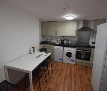 2 Bedroom Flat To Rent in Lansdowne - £1,170 pcm Tenancy Info - Photo 1