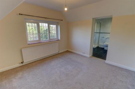 4 bedroom detached house to rent - Photo 5