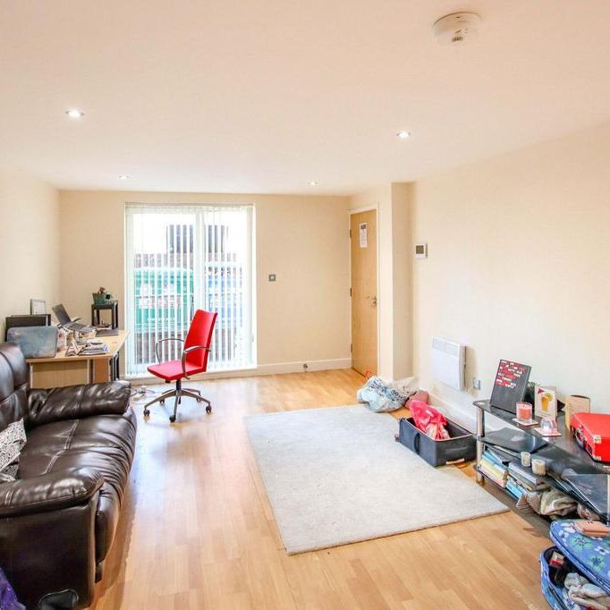 Studio to rent - Photo 1