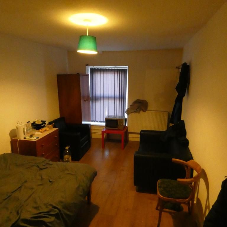 1 bedroom house of multiple occupation to rent - Photo 2