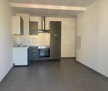 Appartement 3 pièces 53m2 MARSEILLE 5EME 814 euros - Photo 5