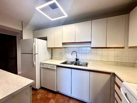 556 Laurier Avenue West Unit 1706 - Photo 3