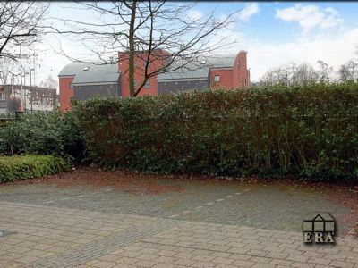 Leuke stadswoning met terras op verdieping, private parking. - Photo 2
