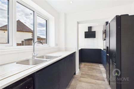 1 bedroom in a house share to rent - Photo 4