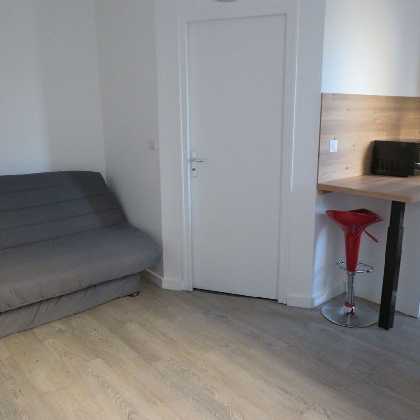 Appartement à louer - REIMS- RUE DU CHAMP DE MARS - Photo 1