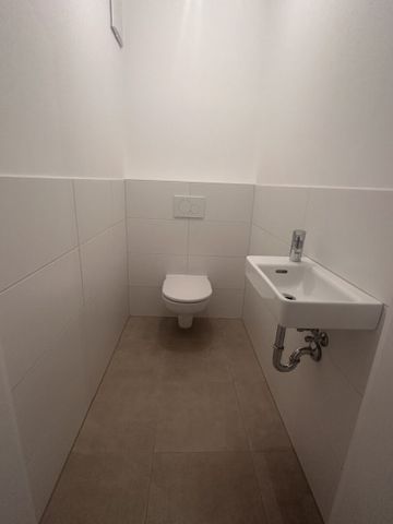 Moderne 3-Zimmer Wohnung mit Loggia, TG-Parkplatz und hochwertiger Ausstattung - Photo 2