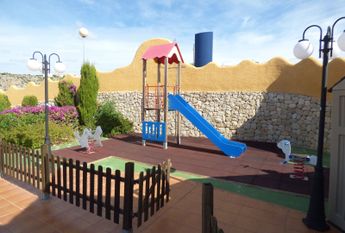 Villa for rent with 4 bedrooms and 3 bathrooms with stunning views