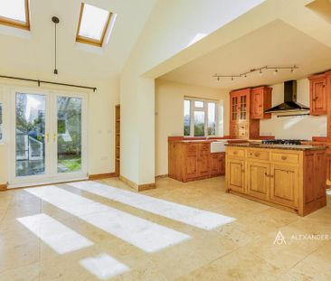 3 bedroom terraced house to rent - Photo 5