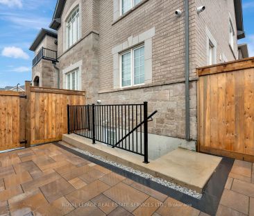 Detached Home For Lease | W9044225 - Photo 1