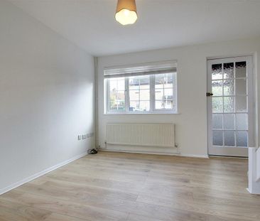 Roman Gardens, Kings Langley - Photo 2