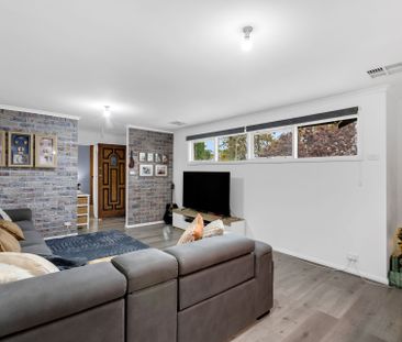 STYLISH AND UPDATED FAMILY HOME - Photo 2