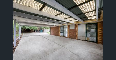 Spacious Family Home in Prime Hoppers Crossing Location - Photo 2