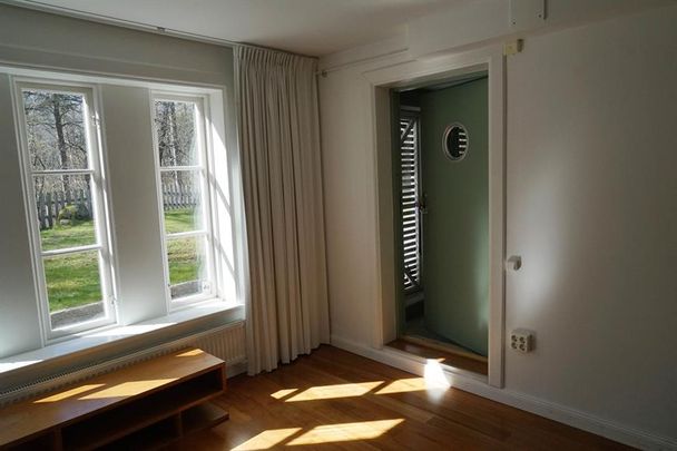 Ljus och välplanerad 1:a i Nacka nära naturreservatet! - Photo 1