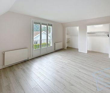 MAISON VOISINS LE BRETONNEUX - 8 pièce(s) - 182.56 m2 - Photo 6