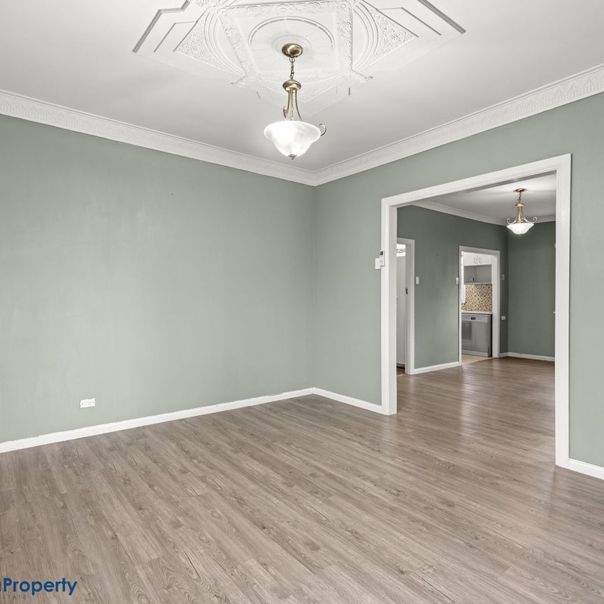 Magnificent two-bedroom home overflowing with irresistible charm. - Photo 1