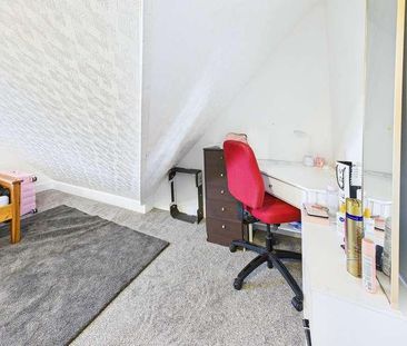 Manorcrofts Road, Egham, TW20 - Photo 4