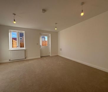 2 bedroom terraced house to rent - Photo 2