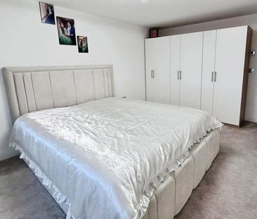 4 bedroom detached house to rent - Photo 6