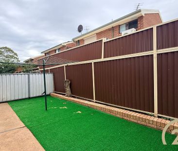Revovated 2 Bedroom Townhouse&excl; - Photo 3