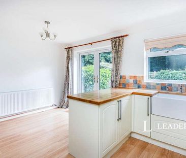 Fishers Field, Buckingham, MK18 - Photo 1
