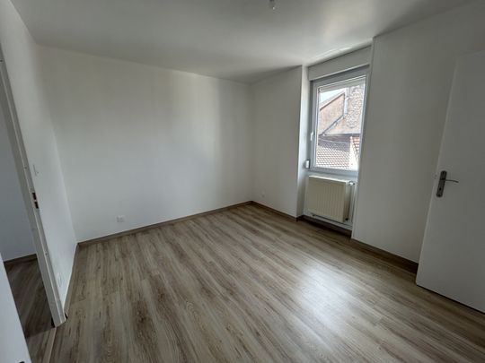 Location Appartement 3 pièces 52m² LE CREUSOT 71200 - Photo 1