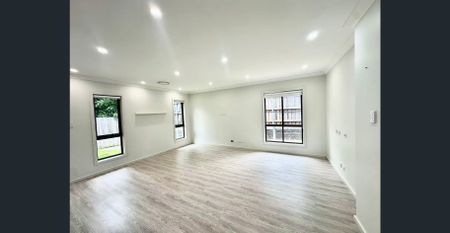 Modern family home in a sought-after pocket - Photo 2