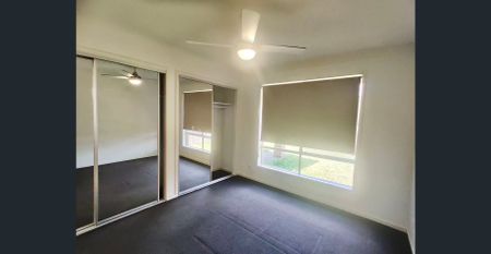 Spacious family home at the Silkstone Residences Estate - Photo 3