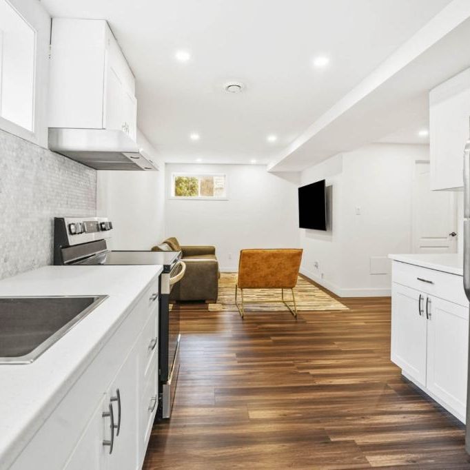 ⭐️ Bachelor 3 1/2 entièrement rénové tout compris meublé - Repentigny ⭐ - Photo 1