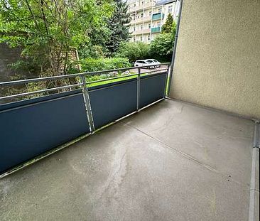 Große Wohn- u. Schlafbereiche - EBK inklusive- Wanne - Balkon - Photo 1