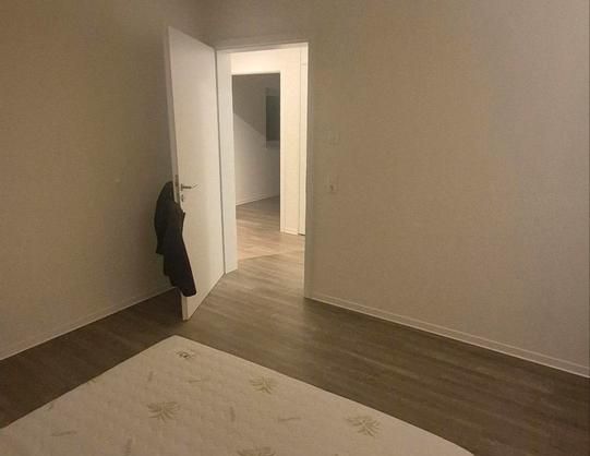 Neuwertige 3 Zimmerwohnung mit Einbauküche in zentraler Lage - Photo 1