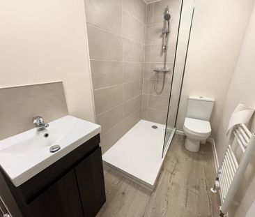 4 bedroom semi-detached house to rent - Photo 1